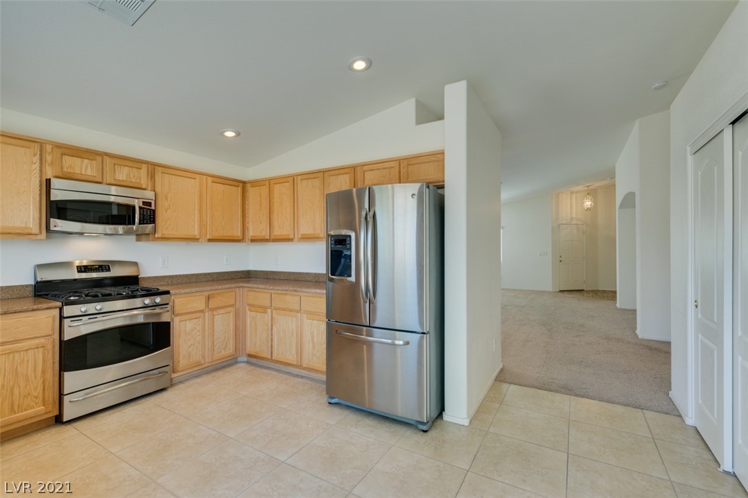 4512 Silverwind Road North Las Vegas, NV 89031 - Photo 11 of 36 Gallery Image 11