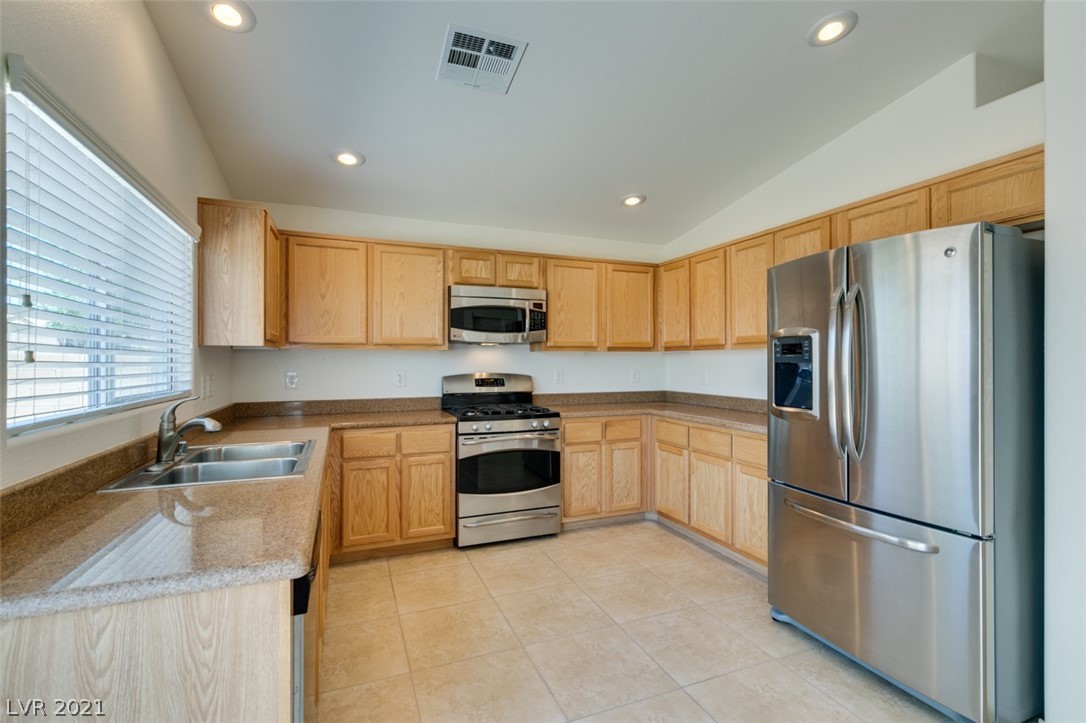 4512 Silverwind Road North Las Vegas, NV 89031 - Photo 12 of 36 Gallery Image 12