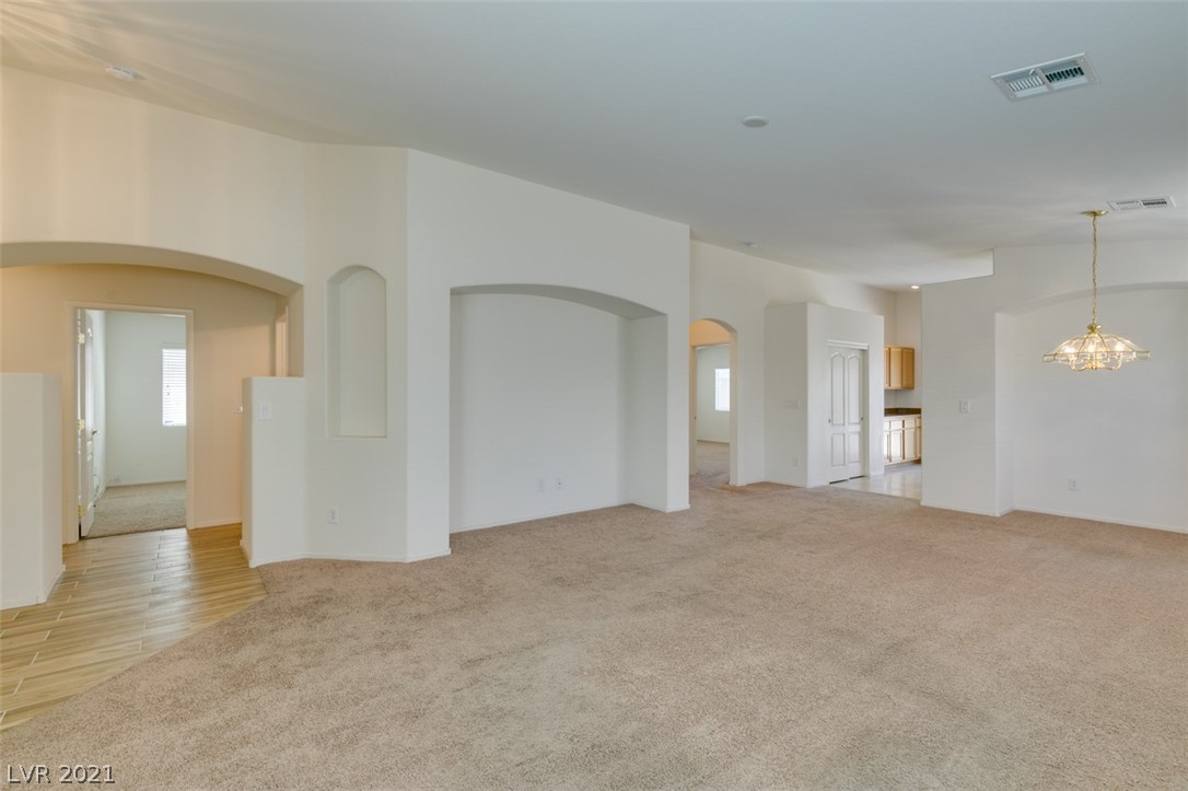 4512 Silverwind Road North Las Vegas, NV 89031 - Photo 5 of 36 Gallery Image 5