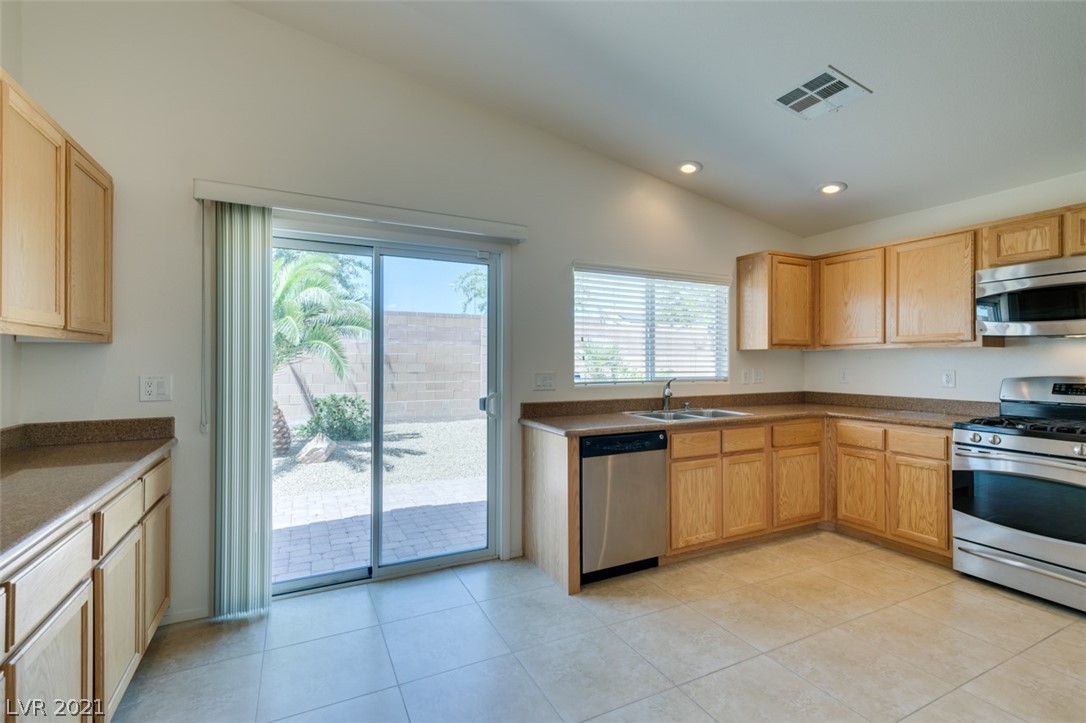 4512 Silverwind Road North Las Vegas, NV 89031 - Photo 10 of 36 Gallery Image 10
