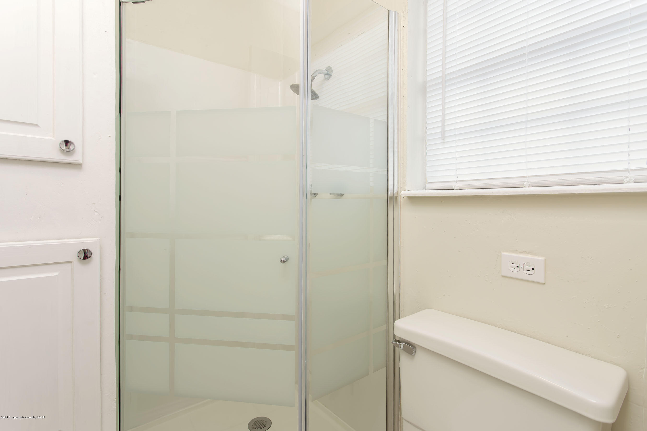 5119 Temple Drive Amarillo, TX 79110 - Photo 11 of 20 master bath view 2