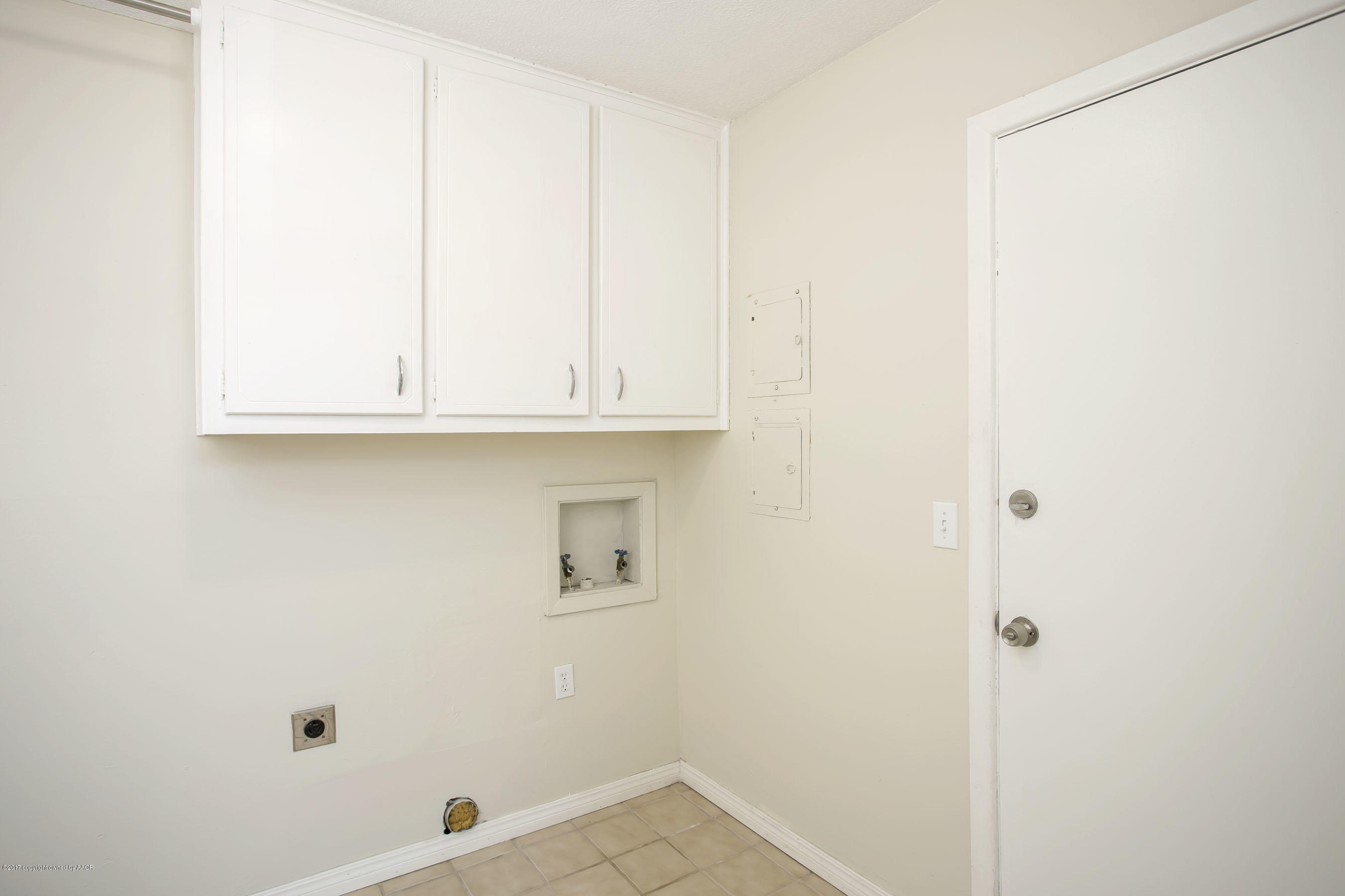 5119 Temple Drive Amarillo, TX 79110 - Photo 8 of 20 laundry room view 1