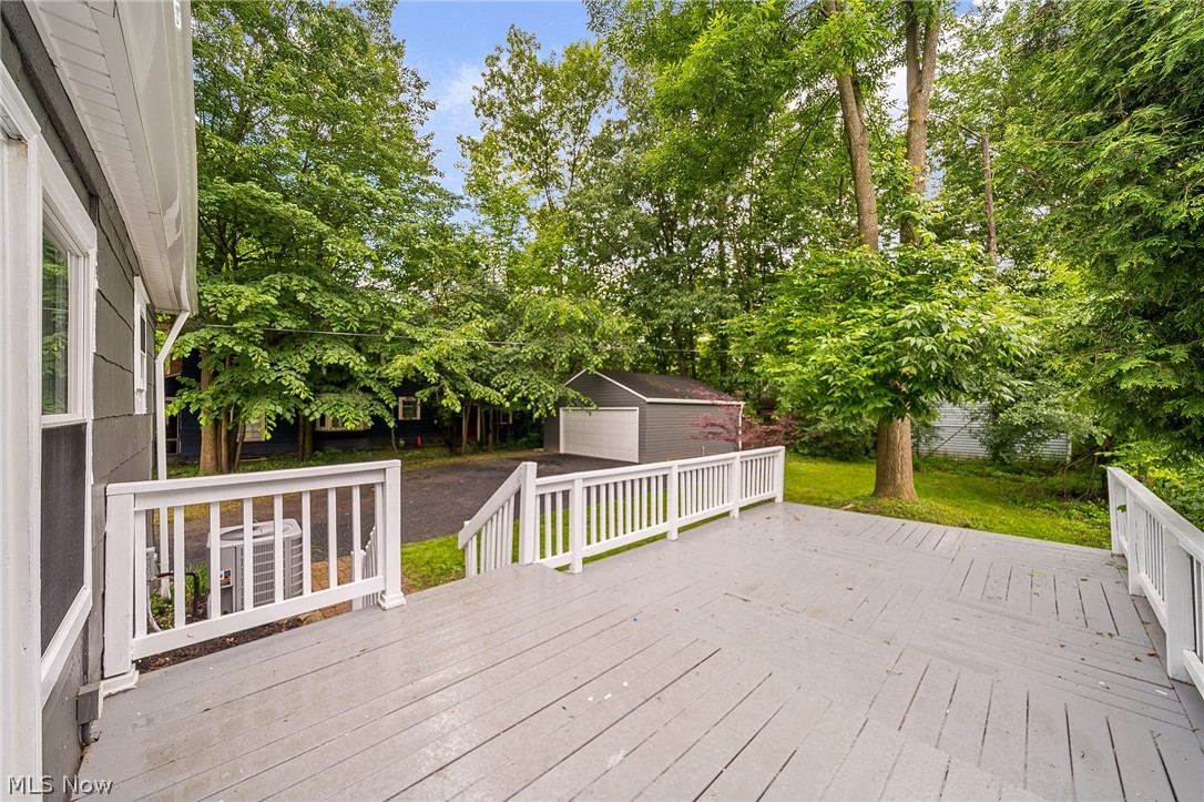 1686 Wood Road Cleveland Heights, OH 44121 - Photo 4 of 32