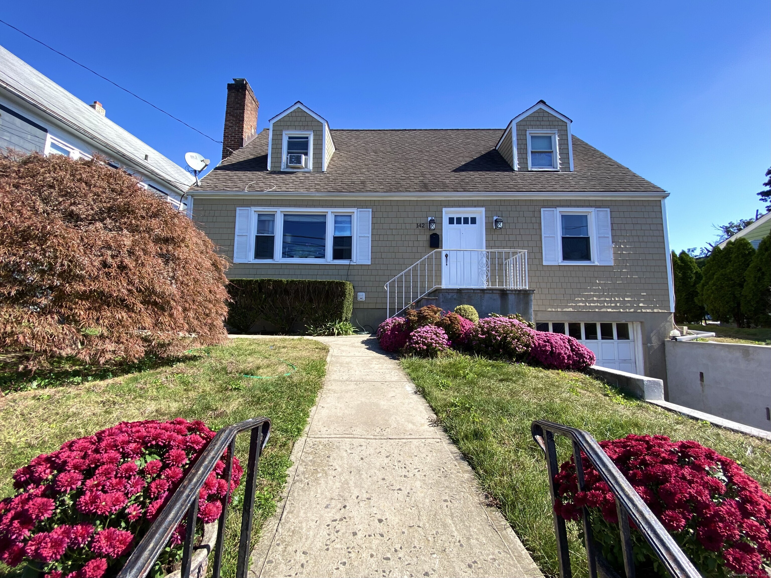 142 Lockwood Avenue, Stamford, CT 06902 Compass