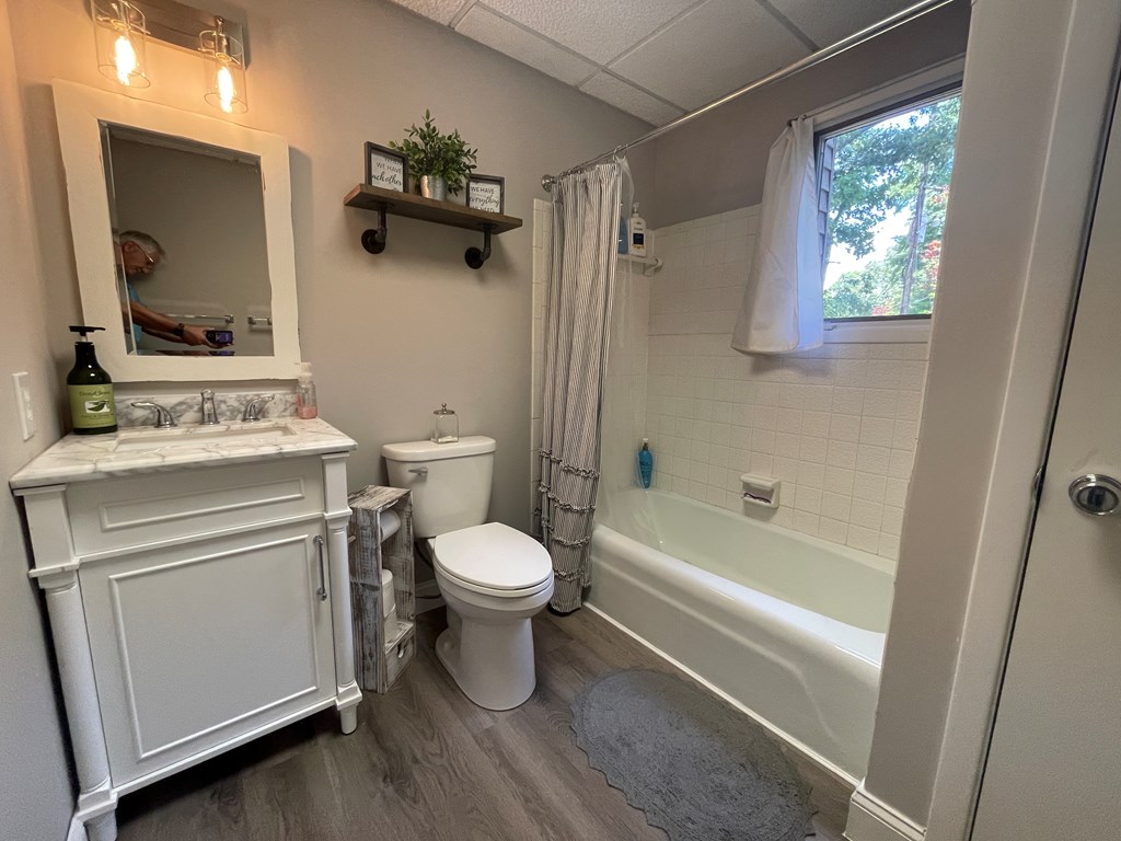 500 B-5 Marina Road Murphy, NC 28906 - Photo 15 of 96 LOWER LEVEL UPDATED BATHROOM