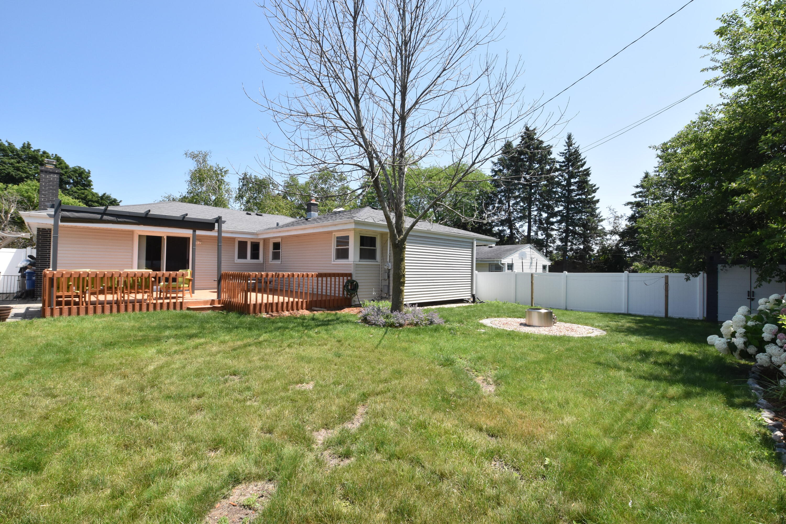 48 Virginia Street Racine, WI 53405 - Photo 39 of 47 Backyard