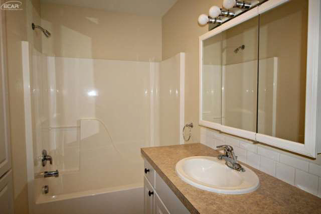 8680 South Durand Road Durand, MI 48429 - Photo 22 of 32 20459611-21.JPG