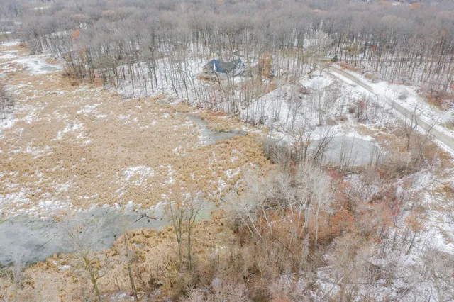 $170,000 | 1933 Percy Lane, Highland, MI 48357