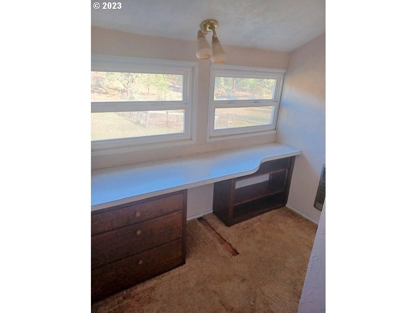 31582 Fox Hollow Road Eugene, OR 97405 - Photo 14 of 27 Gallery Image 14