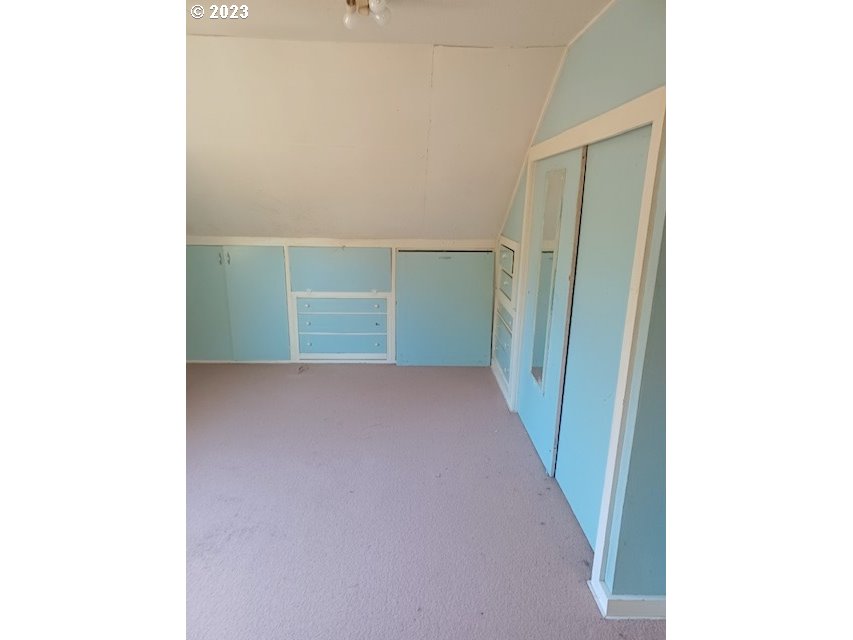 31582 Fox Hollow Road Eugene, OR 97405 - Photo 16 of 27 Gallery Image 16