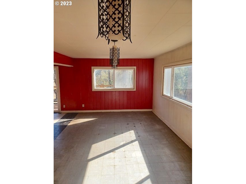 31582 Fox Hollow Road Eugene, OR 97405 - Photo 2 of 27 Gallery Image 2