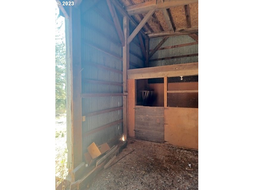 31582 Fox Hollow Road Eugene, OR 97405 - Photo 22 of 27 Gallery Image 22