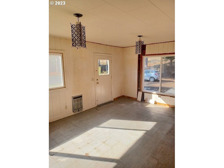 31582 Fox Hollow Road Eugene, OR 97405 - Photo 3 of 27 Gallery Image 3