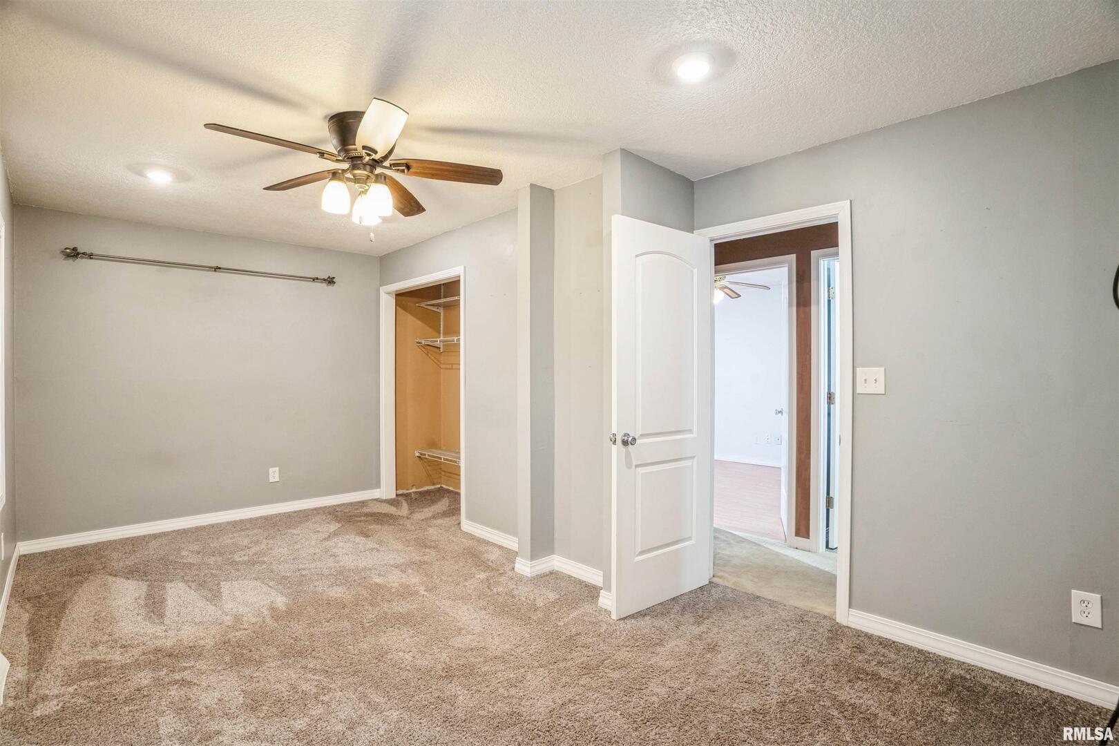 865 14th Avenue Northwest Clinton, IA 52732 - Photo 13 of 25