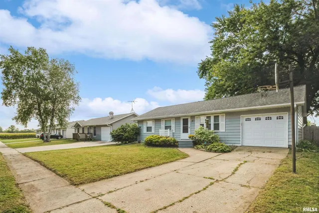 $159,900 | 865 14th Avenue Northwest, Clinton, IA 52732