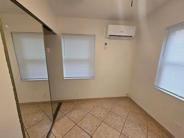 $2,000 | 401 Seagrape Road, Lantana, FL 33462