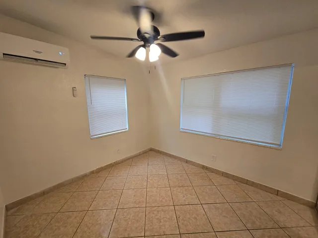 $2,000 | 401 Seagrape Road, Lantana, FL 33462