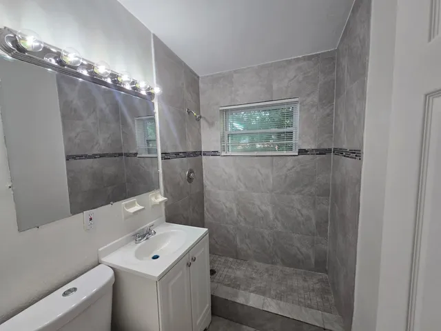 $2,000 | 401 Seagrape Road, Lantana, FL 33462