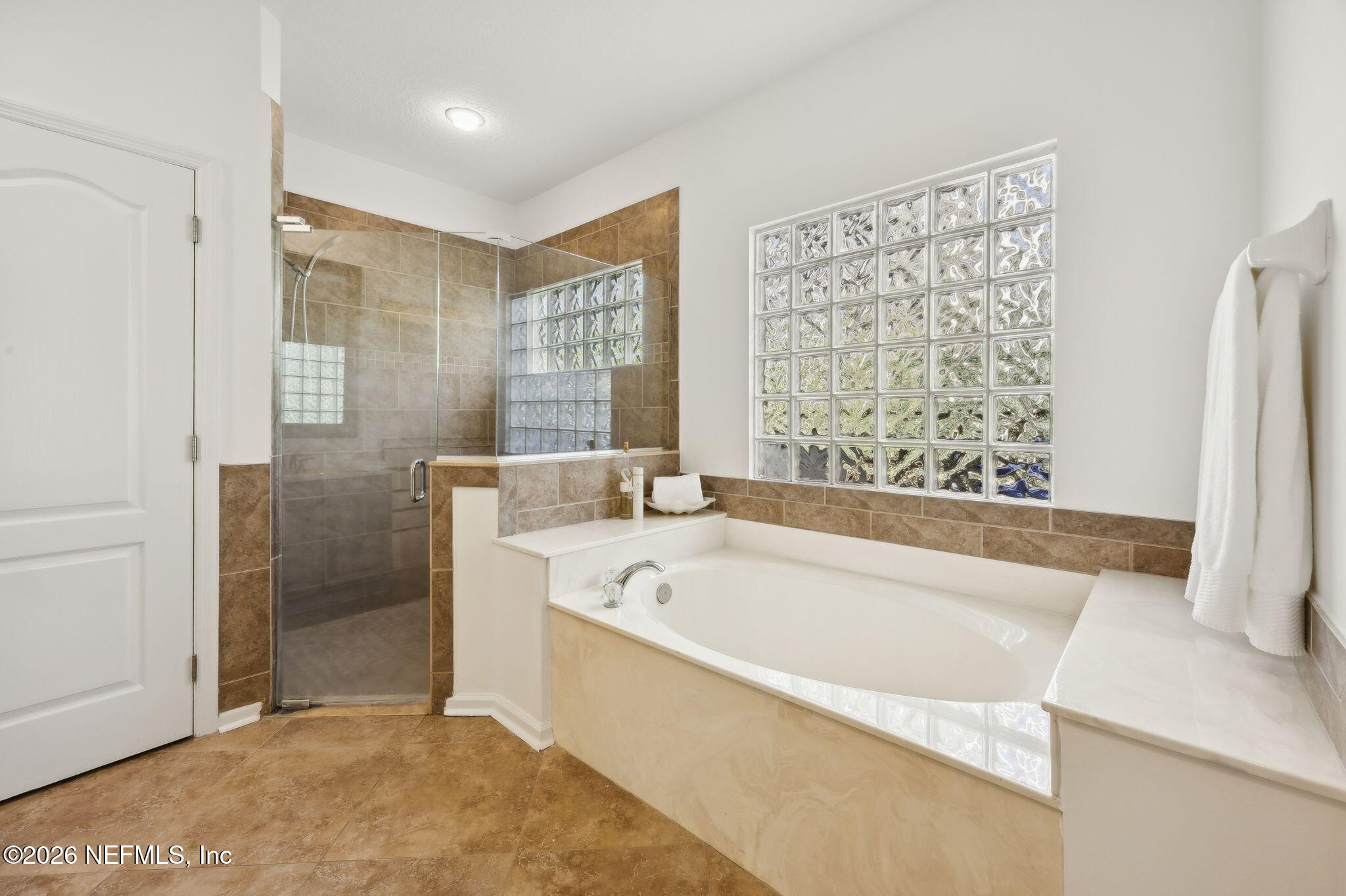 836 Mill Stream Road Ponte Vedra Beach, FL 32082 - Photo 37 of 66 Primary Bath w/ Tub