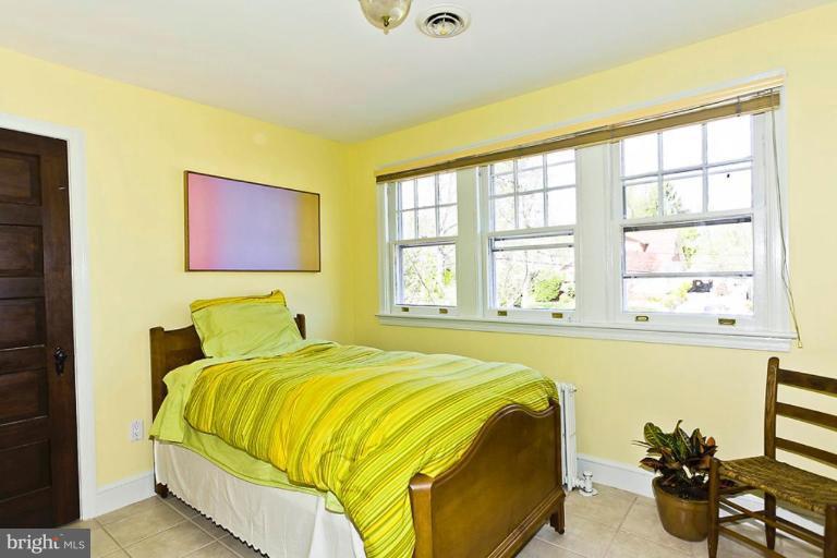 1506 Highland Drive Silver Spring, MD 20910 - Photo 20 of 29 Bedroom #3