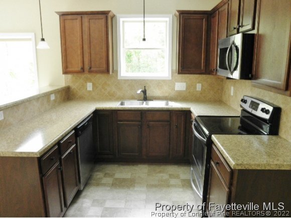 4629 Crystobal Road Fayetteville, NC 28311 - Photo 6 of 19 Gallery Image 6
