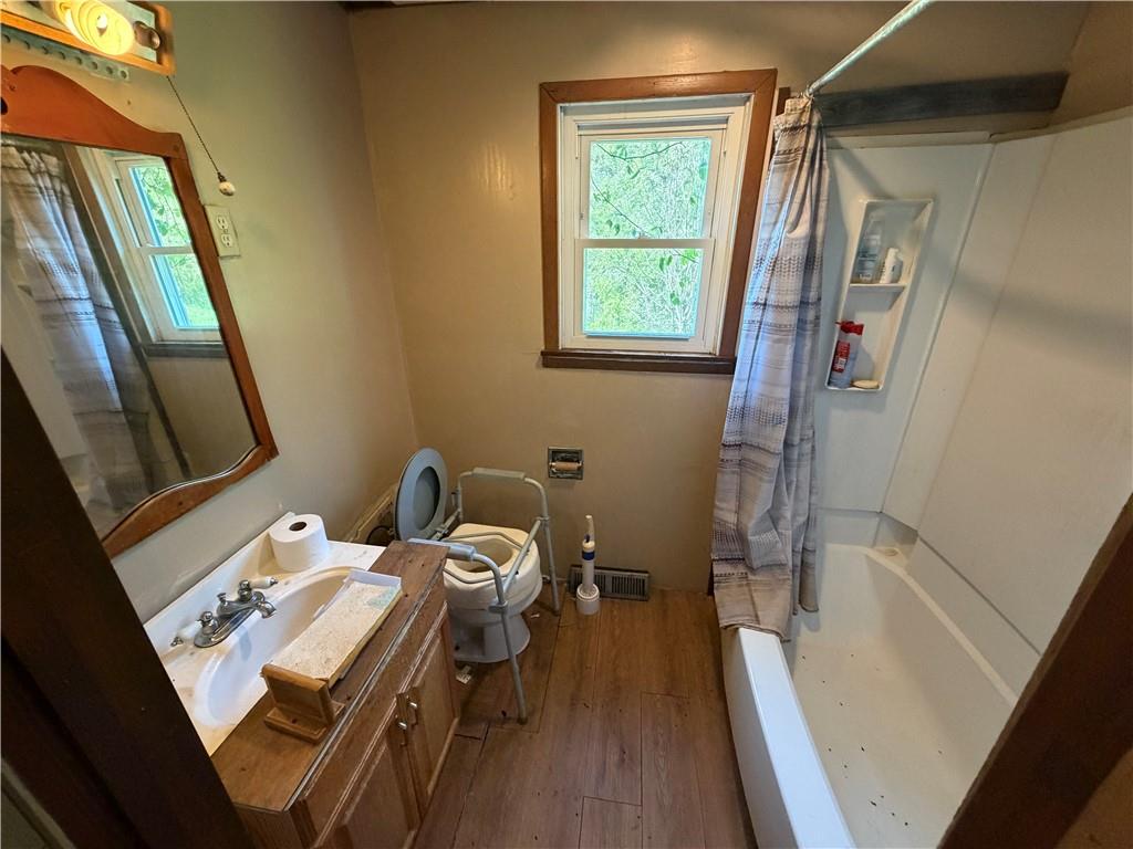 213 Gates Road Adah, PA 15410 - Photo 9 of 16