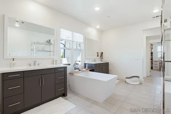 $3,499,000 | 6136 Seafaring Way, San Diego, CA 92130