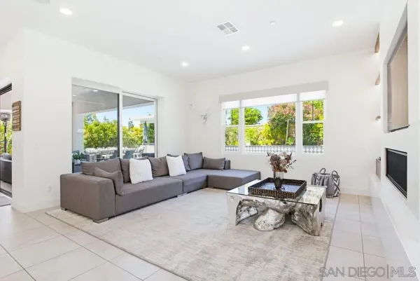 $3,499,000 | 6136 Seafaring Way, San Diego, CA 92130