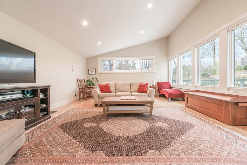 44 Applecrest Road Weston, MA 02493 - Photo 1 of 30 Gallery Image 1
