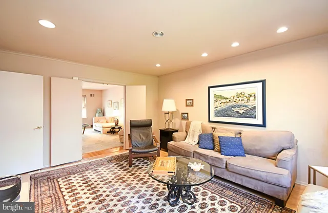 $499,900 | 227 Barclay Circle, Cheltenham, PA 19012