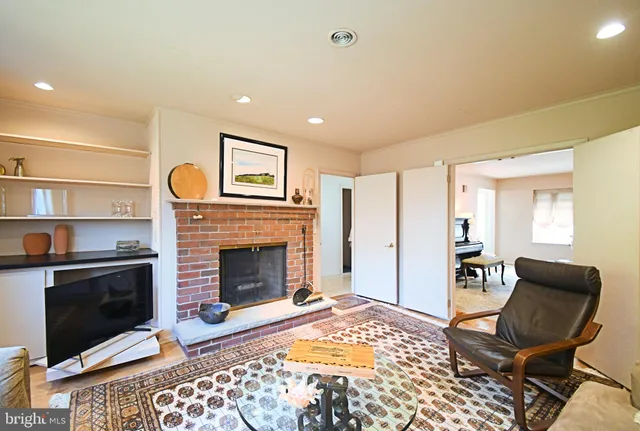 $499,900 | 227 Barclay Circle, Cheltenham, PA 19012