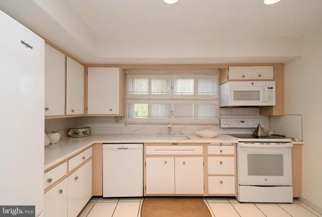 $499,900 | 227 Barclay Circle, Cheltenham, PA 19012