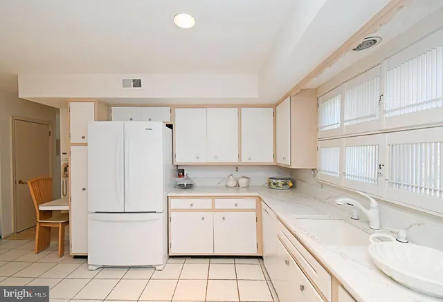 $499,900 | 227 Barclay Circle, Cheltenham, PA 19012