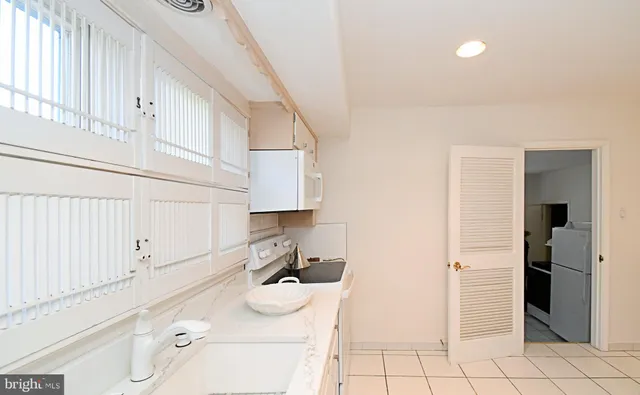 $499,900 | 227 Barclay Circle, Cheltenham, PA 19012