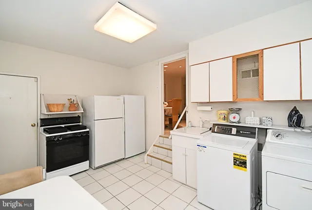 $499,900 | 227 Barclay Circle, Cheltenham, PA 19012