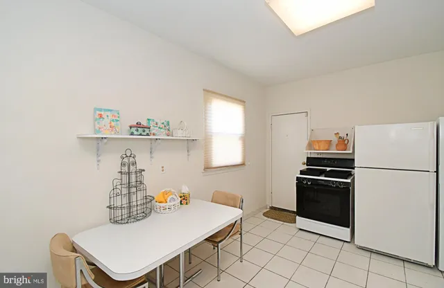 $499,900 | 227 Barclay Circle, Cheltenham, PA 19012