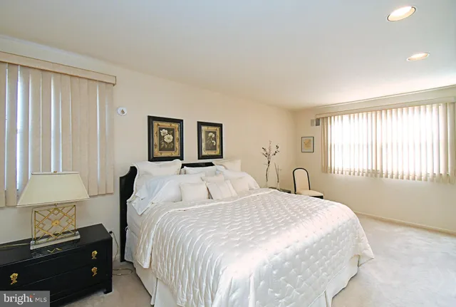 $499,900 | 227 Barclay Circle, Cheltenham, PA 19012