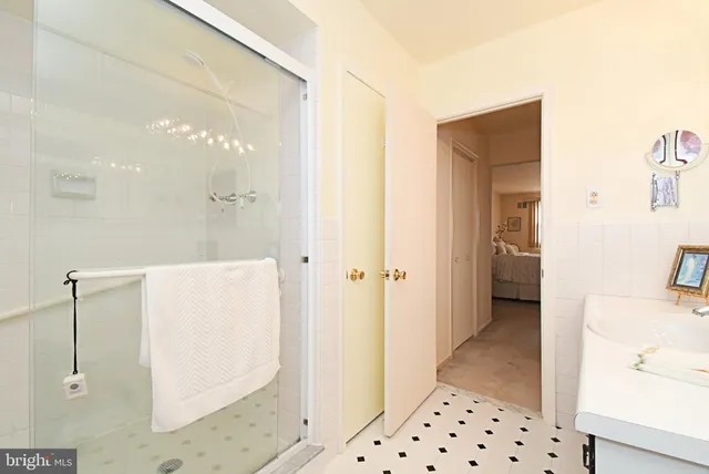 $499,900 | 227 Barclay Circle, Cheltenham, PA 19012