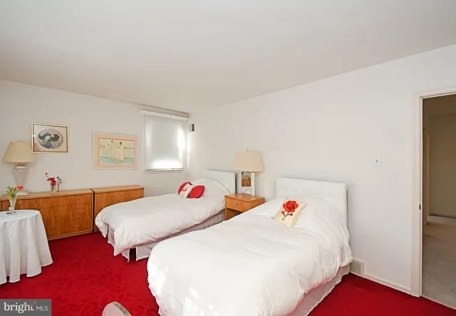 $499,900 | 227 Barclay Circle, Cheltenham, PA 19012