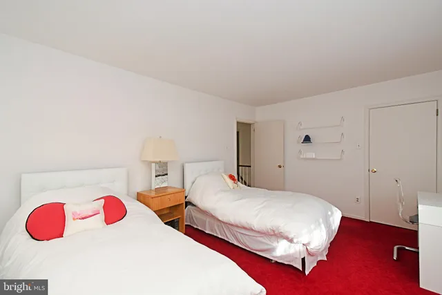 $499,900 | 227 Barclay Circle, Cheltenham, PA 19012