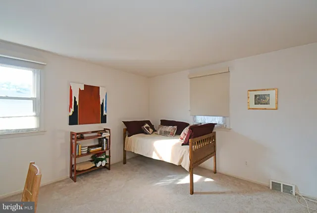 $499,900 | 227 Barclay Circle, Cheltenham, PA 19012