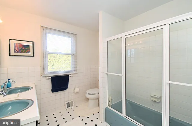 $499,900 | 227 Barclay Circle, Cheltenham, PA 19012