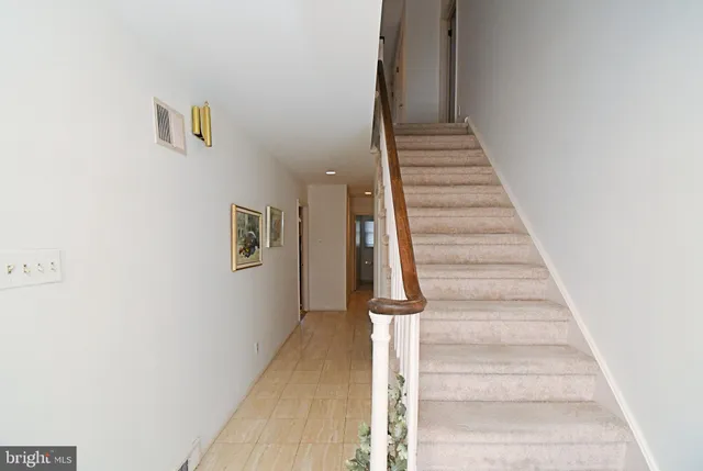 $499,900 | 227 Barclay Circle, Cheltenham, PA 19012