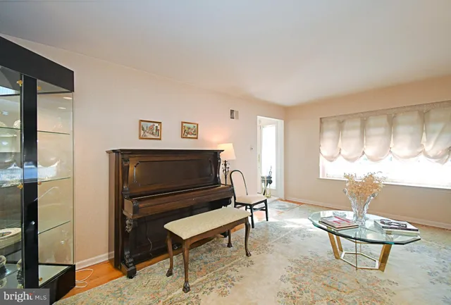 $499,900 | 227 Barclay Circle, Cheltenham, PA 19012