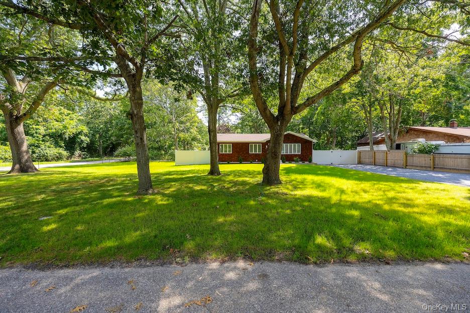 18 Easterly Road Hampton Bays, NY 11946 - Photo 3 of 21