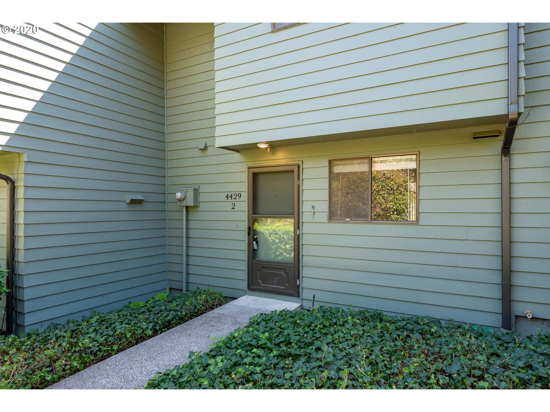 4429 Fox Hollow Road, Unit 2 Eugene, OR 97405 - Photo 2 of 27 Gallery Image 2