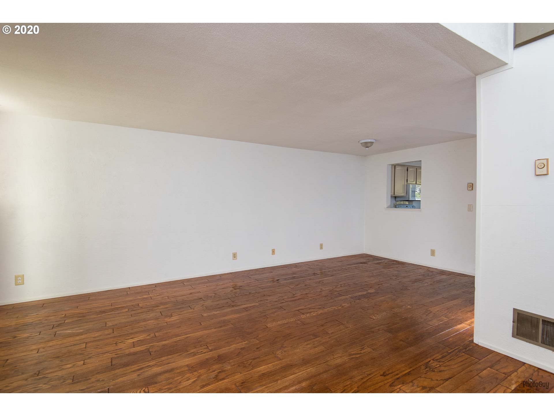 4429 Fox Hollow Road, Unit 2 Eugene, OR 97405 - Photo 11 of 27 Gallery Image 11