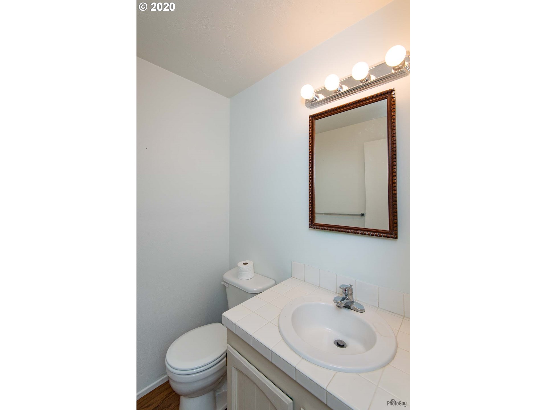 4429 Fox Hollow Road, Unit 2 Eugene, OR 97405 - Photo 12 of 27 Gallery Image 12
