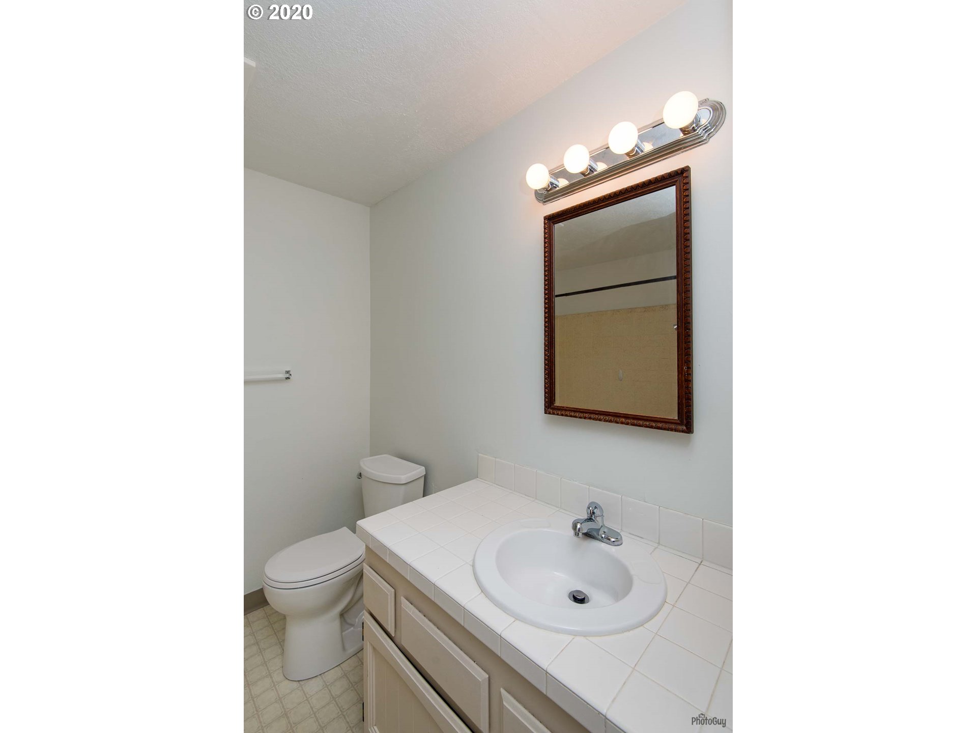 4429 Fox Hollow Road, Unit 2 Eugene, OR 97405 - Photo 14 of 27 Gallery Image 14