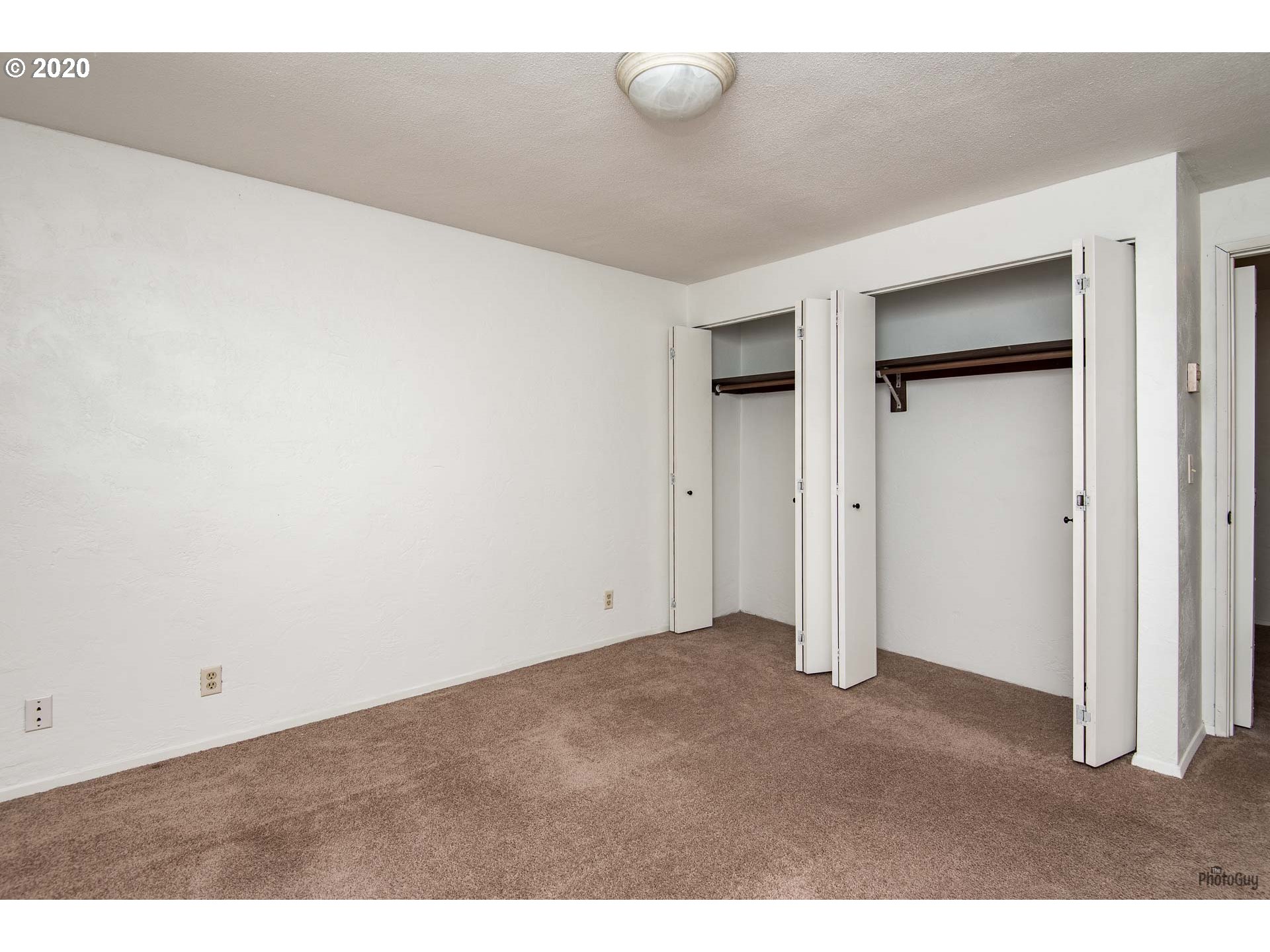 4429 Fox Hollow Road, Unit 2 Eugene, OR 97405 - Photo 20 of 27 Gallery Image 20